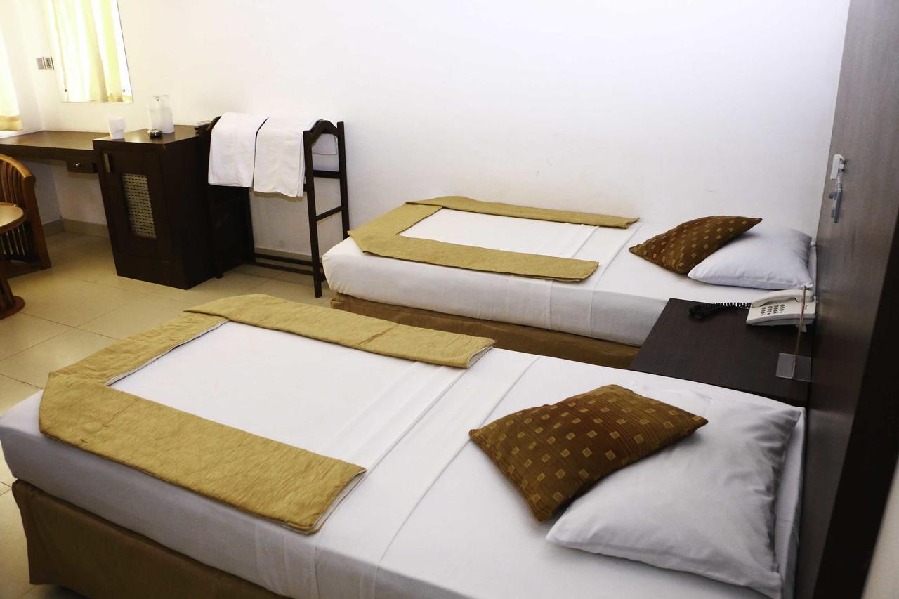 Hotel Sunshine โคลอมโบ ภายนอก รูปภาพ