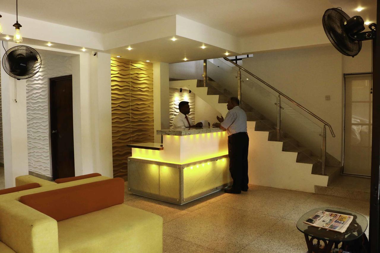 Hotel Sunshine โคลอมโบ ภายนอก รูปภาพ